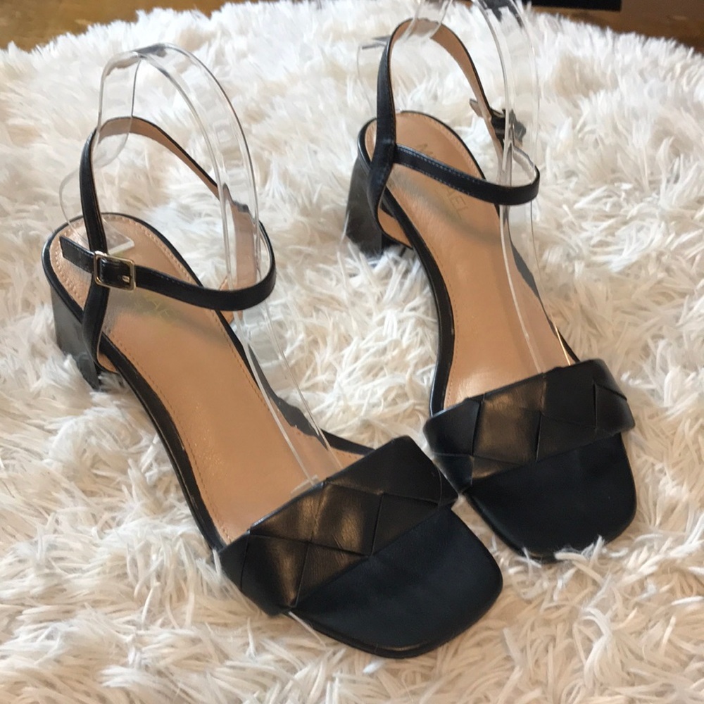 Michael Shannon McKenna Heel